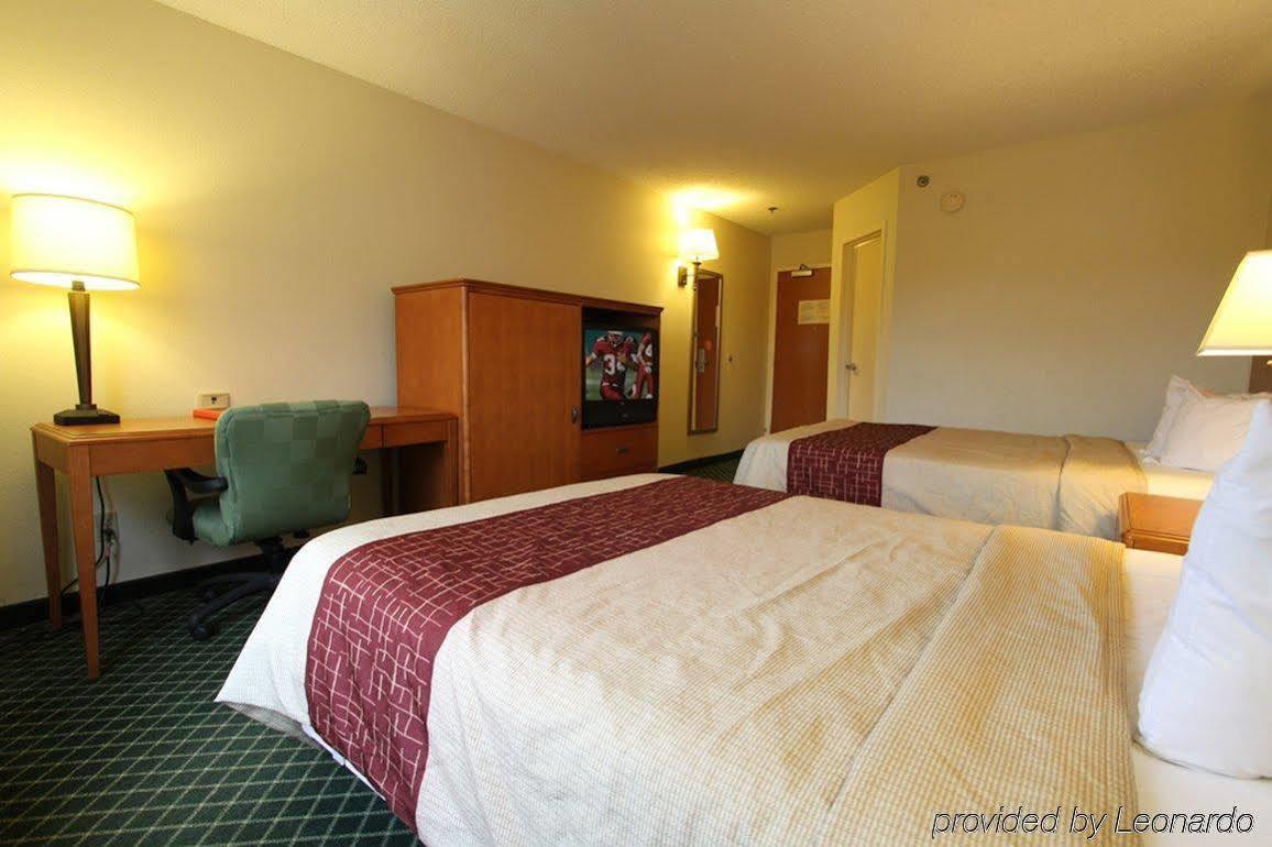 Cedar Rapids Inn Exterior photo